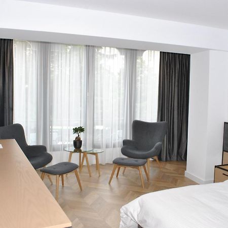 Prime Hotel Tirana Esterno foto