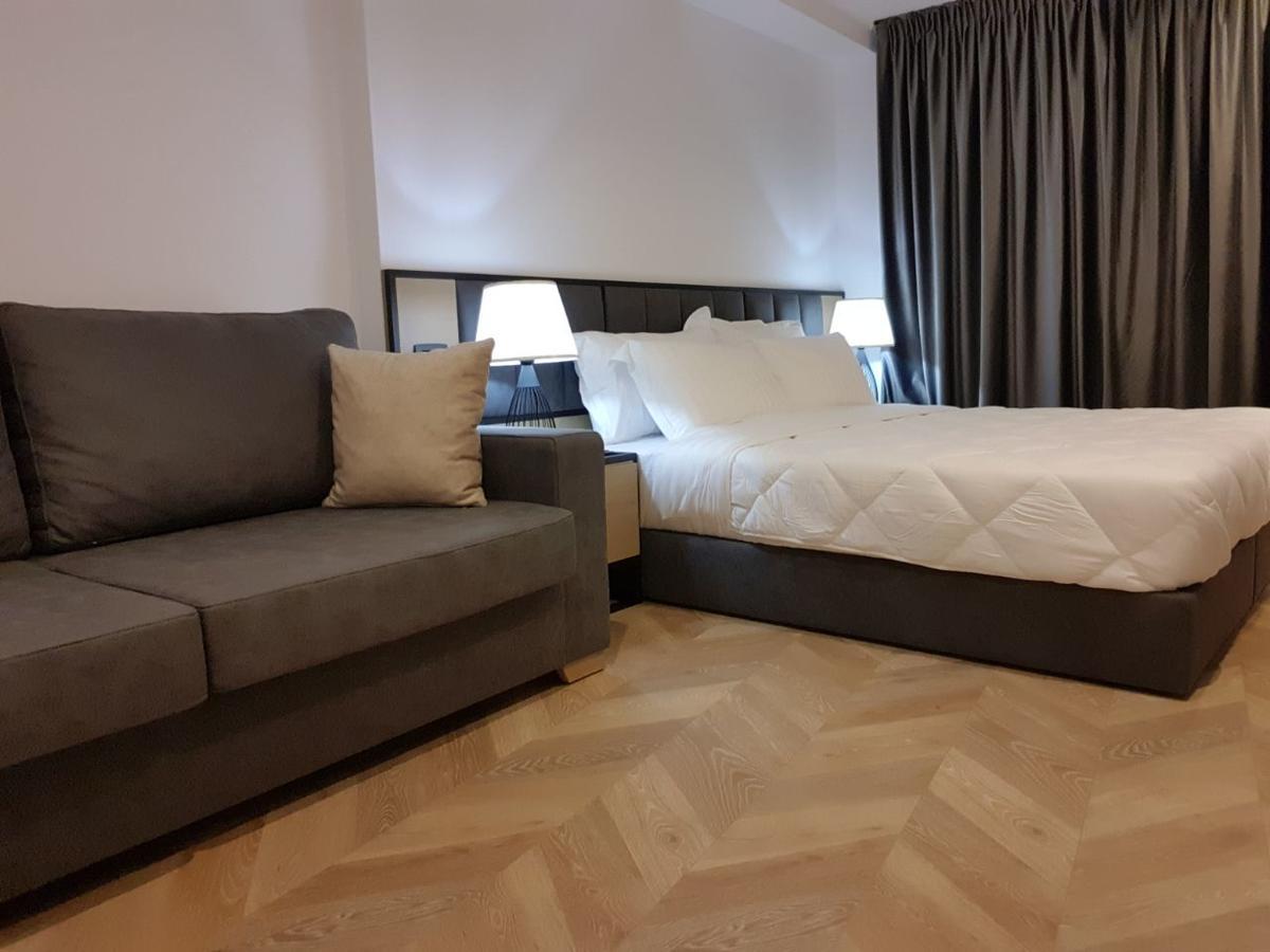 Prime Hotel Tirana Esterno foto