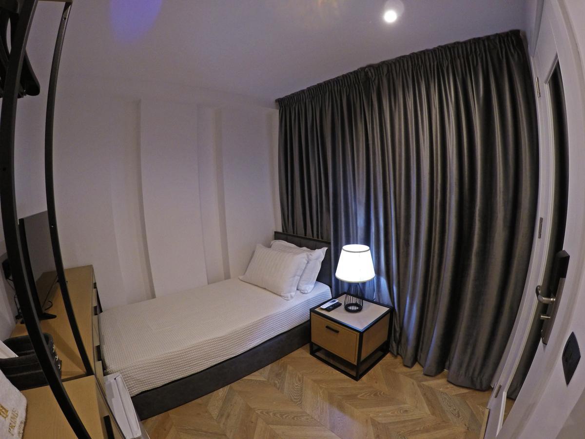 Prime Hotel Tirana Esterno foto
