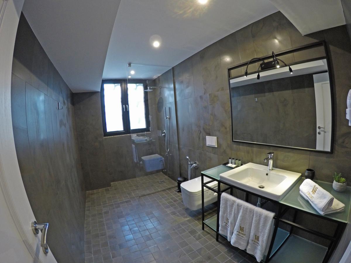 Prime Hotel Tirana Esterno foto