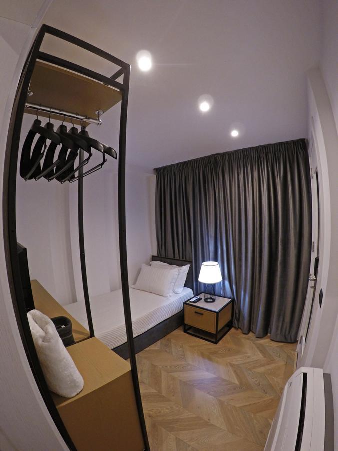 Prime Hotel Tirana Esterno foto