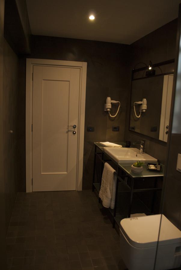 Prime Hotel Tirana Esterno foto