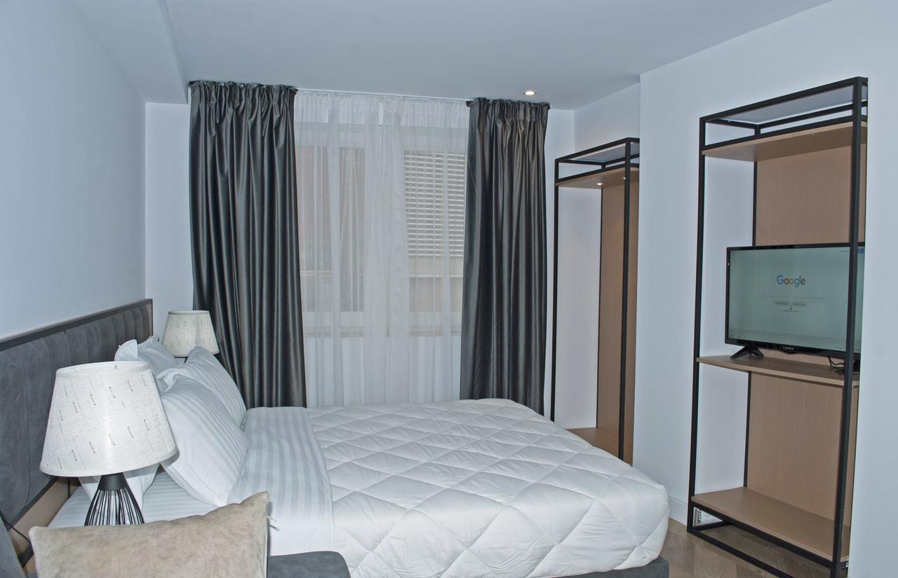 Prime Hotel Tirana Esterno foto