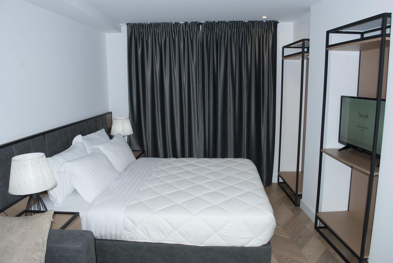 Prime Hotel Tirana Esterno foto